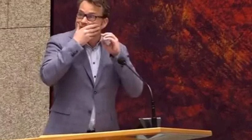 Σοκ στην Ολλανδία: Απόπειρα αυτοκτονίας μέσα στο κοινοβούλιο (βίντεο)